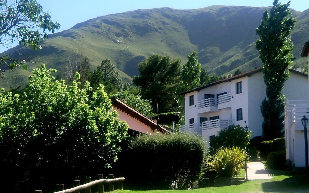 Las Ardillas Cabanas Y Suites La Falda Eksteriør billede